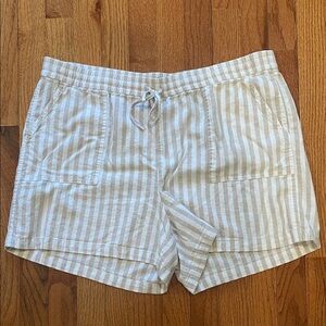 Women's Cream & White Stripe Relaxed Drawstring Shorts